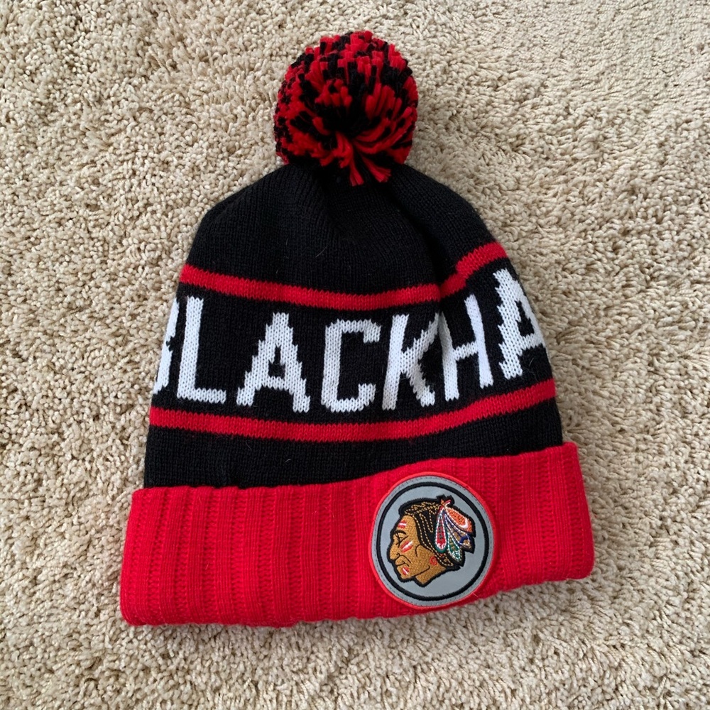 Mitchell & Ness Blackhawks Beanie - Men’s